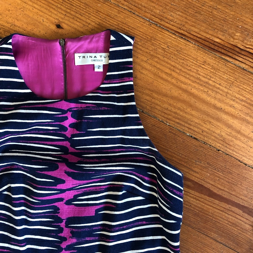 EUC Trina Turk Sleevless Dress navy/fuschia sz 2 - Picture 3 of 6